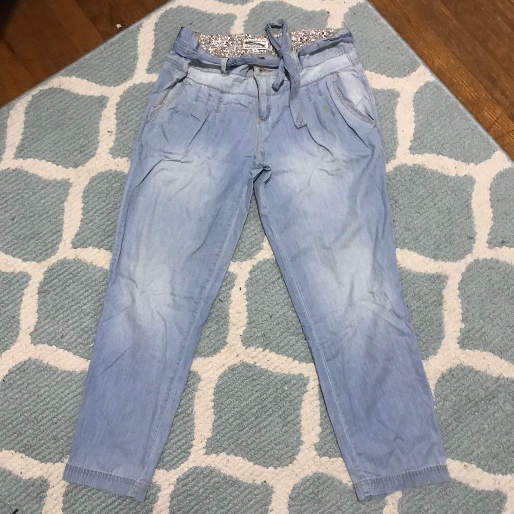 Light jean colored pants
